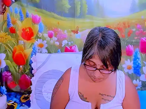 Snapshot of indianroxy chatting on 11.05.25 indianroxy online show from 11.05.25