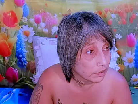 Snapshot of indianroxy chatting on 11.19.25 indianroxy online show from 11.19.25