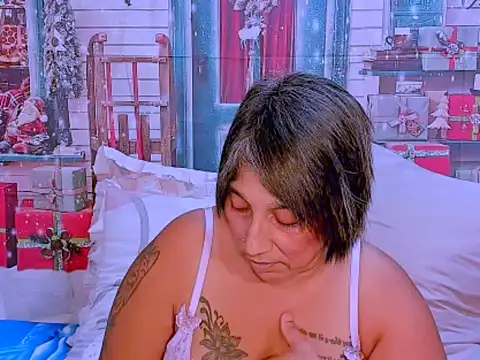 Snapshot of indianroxy chatting on 11.26.25 indianroxy online show from 11.26.25