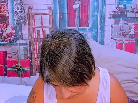 Snapshot of indianroxy chatting on 12.04.25 indianroxy online show from 12.04.25