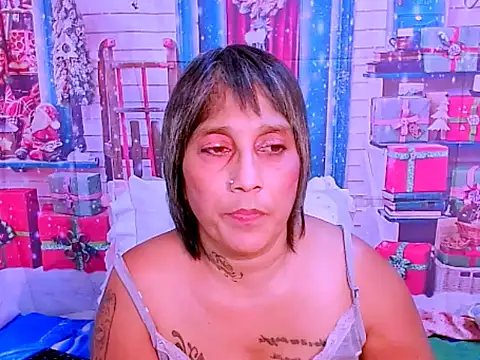 Snapshot of indianroxy chatting on 12.14.25 indianroxy online show from 12.14.25