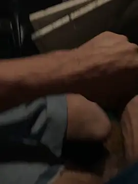 Snapshot of mikeylong chatting on 12.14.24 mikeylong online show from 12.14.24