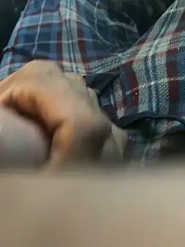 Snapshot of mikeylong chatting on 01.03.25 mikeylong online show from 01.03.25