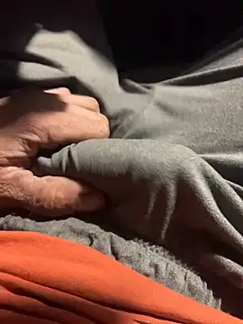 Snapshot of mikeylong chatting on 02.22.25 mikeylong online show from 02.22.25