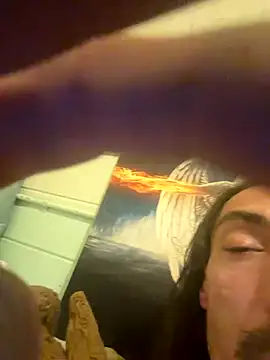 Snapshot of mikeylong chatting on 12.13.25 mikeylong online show from 12.13.25