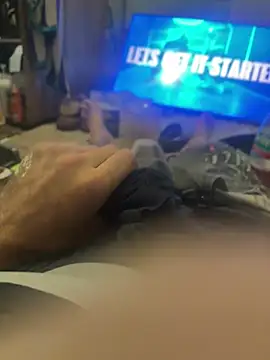 Snapshot of mikeylong chatting on 02.14.26 mikeylong online show from 02.14.26