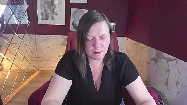 Snapshot of KellyPerfection chatting on 10.28.25 KellyPerfection online show from 10.28.25