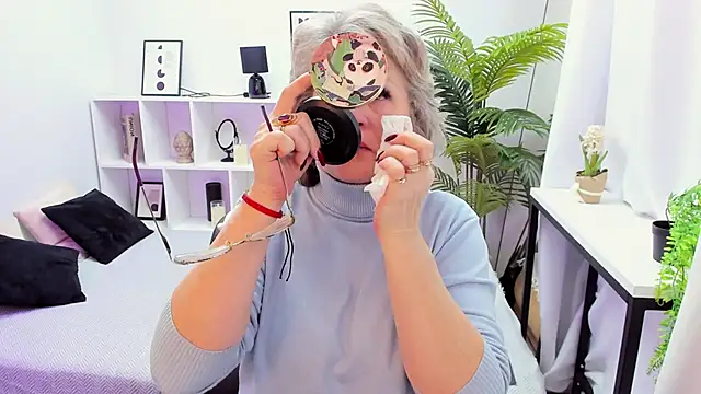 EvelynJoyful online show from 12.01.25