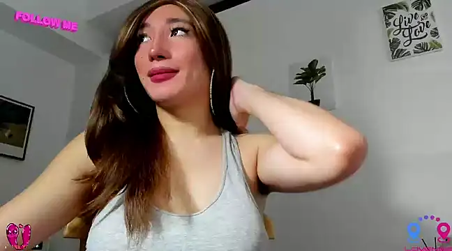 Snapshot of hottycrishina chatting on 12.21.24 hottycrishina online show from 12.21.24