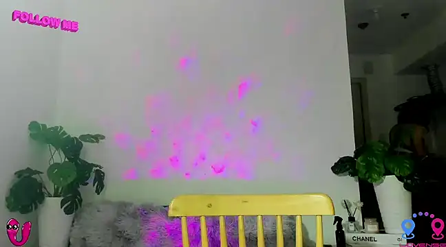 Snapshot of hottycrishina chatting on 01.27.25 hottycrishina online show from 01.27.25