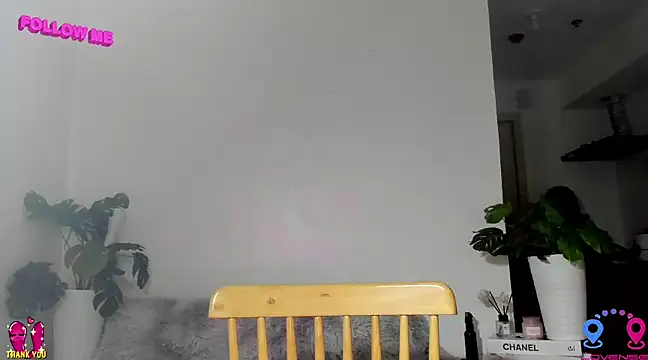 Snapshot of hottycrishina chatting on 02.13.25 hottycrishina online show from 02.13.25