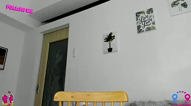 Snapshot of hottycrishina chatting on 03.21.25 hottycrishina online show from 03.21.25