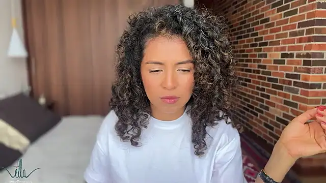 Snapshot of illaroom chatting on 12.05.24 illaroom online show from 12.05.24