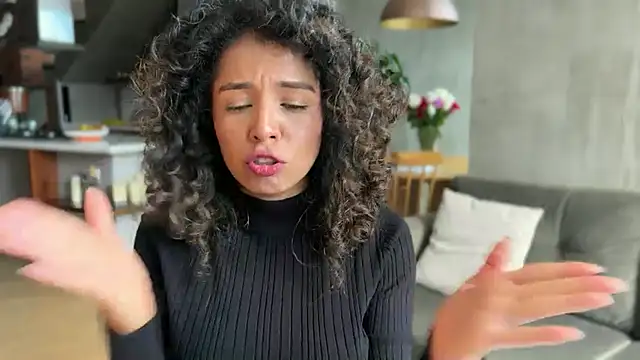 Snapshot of illaroom chatting on 02.19.25 illaroom online show from 02.19.25