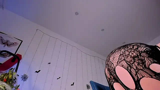 LilianKroft online show from 10.27.25