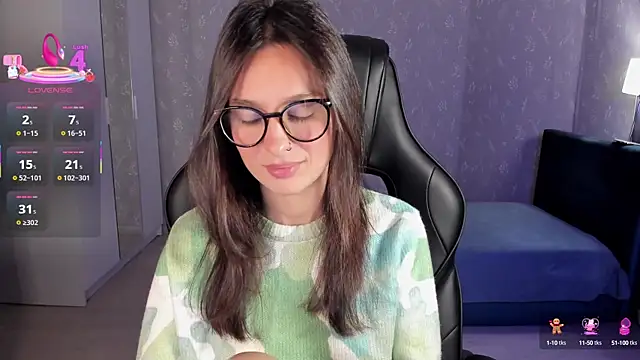 Snapshot of EllaFresh chatting on 09.25.25 EllaFresh online show from 09.25.25