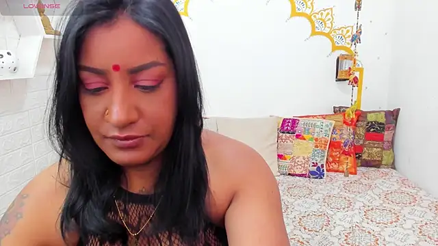 LadyNahir online show from 05.10.26