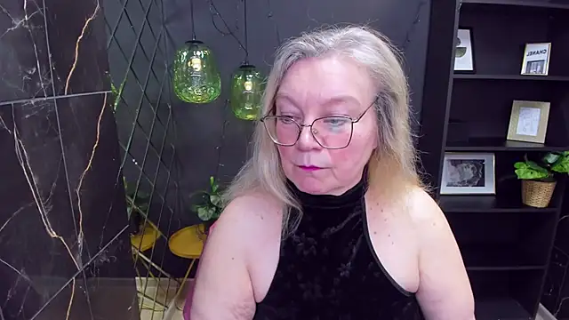 Snapshot of NataliMellow chatting on 01.11.25 NataliMellow online show from 01.11.25