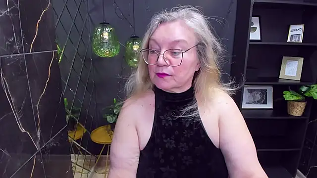 Snapshot of NataliMellow chatting on 01.11.25 NataliMellow online show from 01.11.25