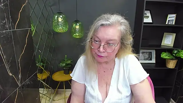 Snapshot of NataliMellow chatting on 01.17.25 NataliMellow online show from 01.17.25