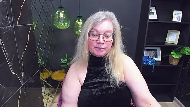 Snapshot of NataliMellow chatting on 01.28.25 NataliMellow online show from 01.28.25