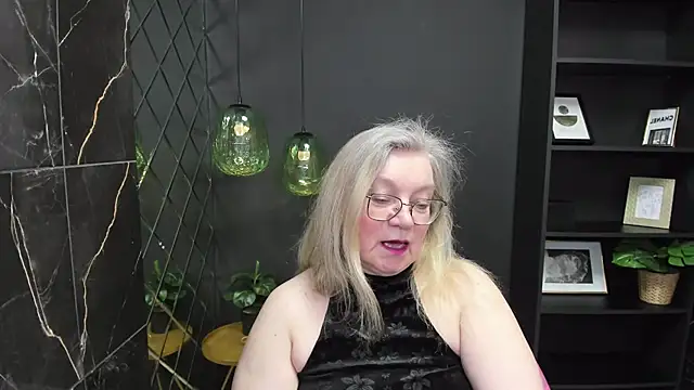 Snapshot of NataliMellow chatting on 02.26.25 NataliMellow online show from 02.26.25