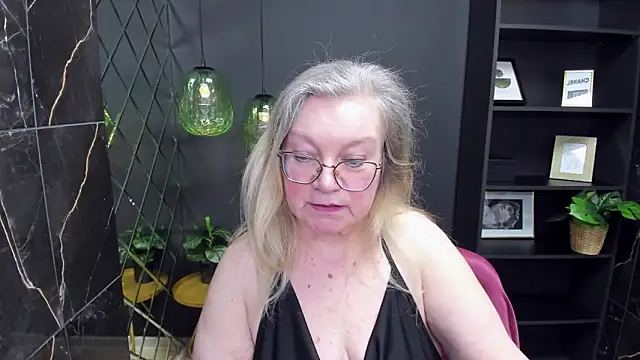 Snapshot of NataliMellow chatting on 03.07.25 NataliMellow online show from 03.07.25