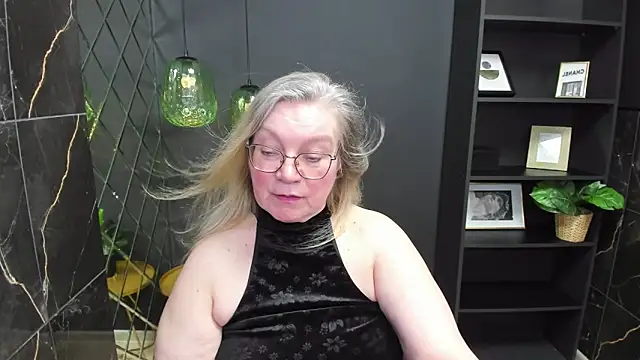 Snapshot of NataliMellow chatting on 03.19.25 NataliMellow online show from 03.19.25