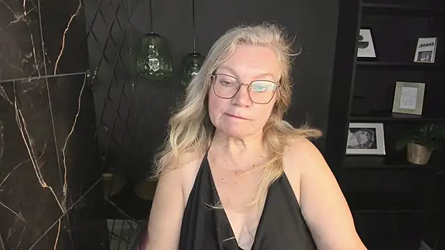 Snapshot of NataliMellow chatting on 10.08.25 NataliMellow online show from 10.08.25