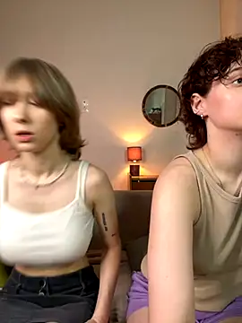 Snapshot of Jitoon_Exe chatting on 11.30.25 Jitoon Exe online show from 11.30.25