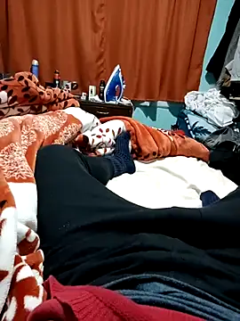 Snapshot of gusaven chatting on 12.16.25 gusaven online show from 12.16.25