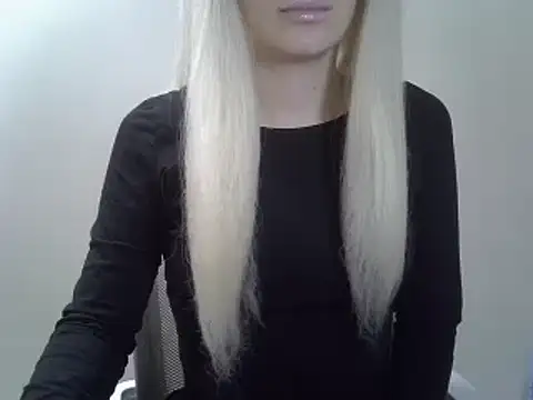 Snapshot of DitaVira chatting on 01.08.25 DitaVira online show from 01.08.25