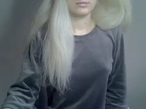 Snapshot of DitaVira chatting on 03.18.25 DitaVira online show from 03.18.25