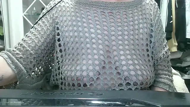 Snapshot of heidi60 chatting on 11.01.25 heidi60 online show from 11.01.25