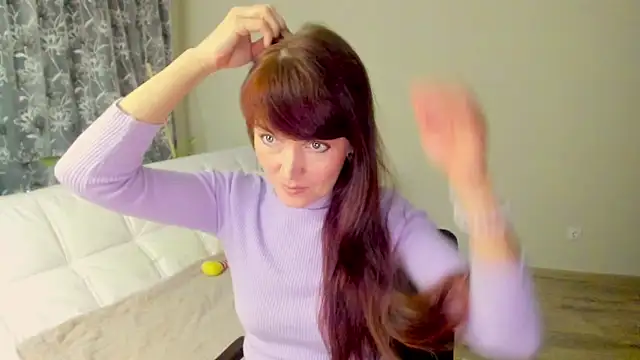 Snapshot of Fritha chatting on 02.07.25 Fritha online show from 02.07.25