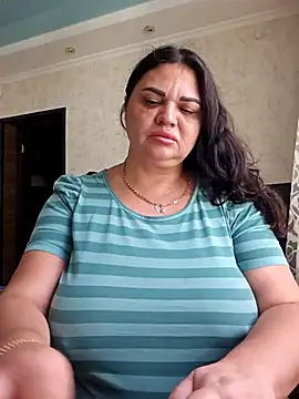 Snapshot of littleRikka chatting on 09.25.25 littleRikka online show from 09.25.25