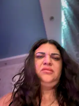 Snapshot of littleRikka chatting on 11.23.25 littleRikka online show from 11.23.25