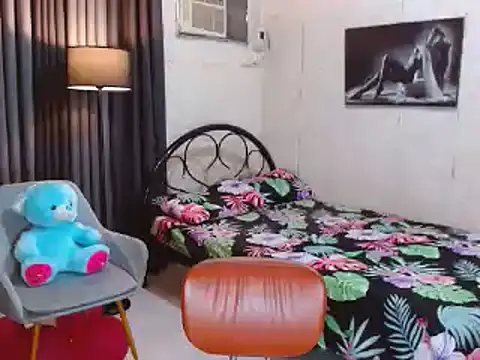 Snapshot of CumEaterLima chatting on 09.16.25 CumEaterLima online show from 09.16.25