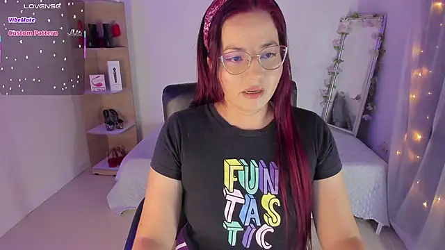 Snapshot of anastasia_bee chatting on 03.04.25 anastasia bee online show from 03.04.25