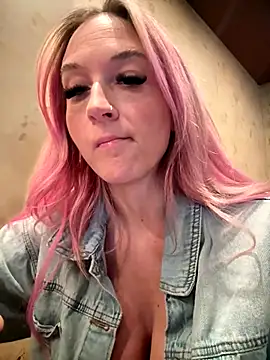 Snapshot of _Rapunzel_ chatting on 01.05.26 Rapunzel online show from 01.05.26