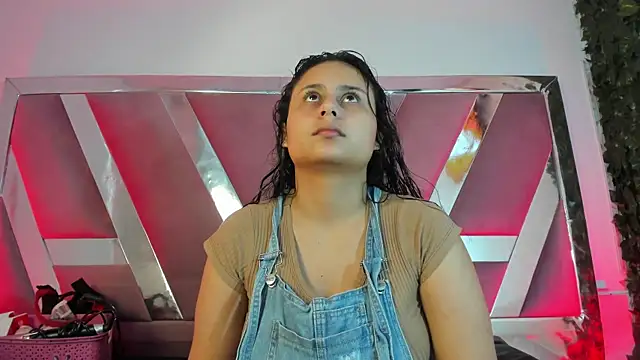 AbbyTaylorr online show from 11.12.25