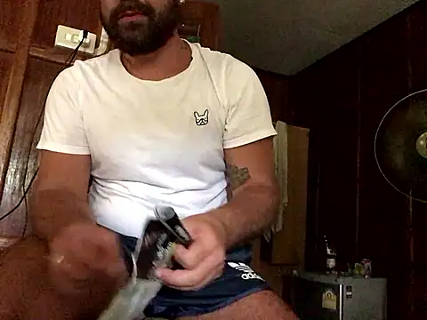 Snapshot of fuckerplayer1 chatting on 12.04.24 fuckerplayer1 online show from 12.04.24