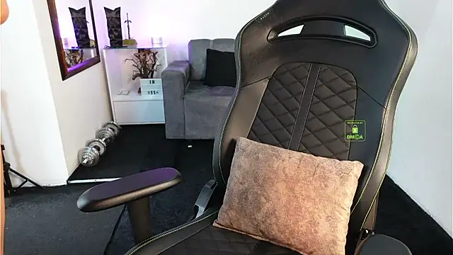 Snapshot of knimh chatting on 02.11.26 knimh online show from 02.11.26