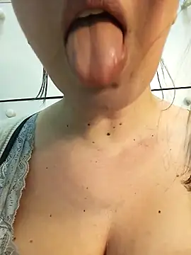 Snapshot of Dolcissima33 chatting on 03.03.25 Dolcissima33 online show from 03.03.25