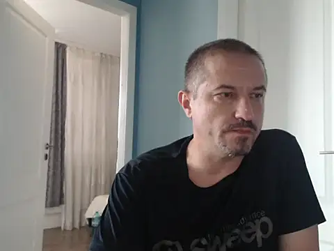 Snapshot of MisterFaithRO chatting on 06.15.26 MisterFaithRO online show from 06.15.26