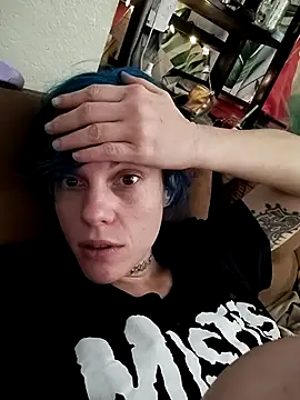 Snapshot of TheDaisyChaos chatting on 11.07.25 TheDaisyChaos online show from 11.07.25