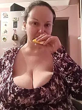 BustyLadyAlma online show from 02.17.26