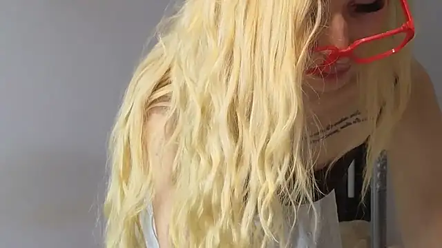 JuliaJuliette online show from 09.19.25