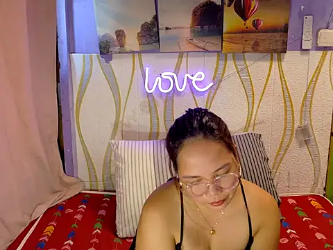 BURBERRY69 online show from 03.06.26