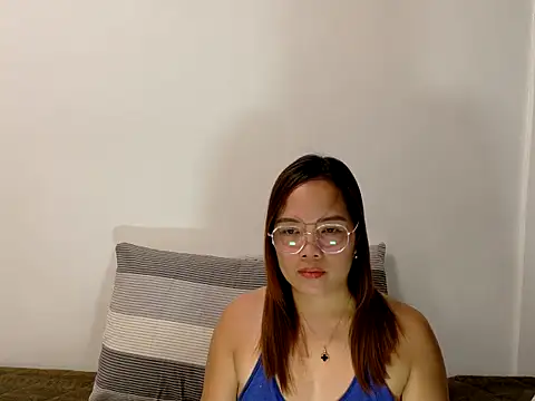 BURBERRY69 online show from 04.14.26